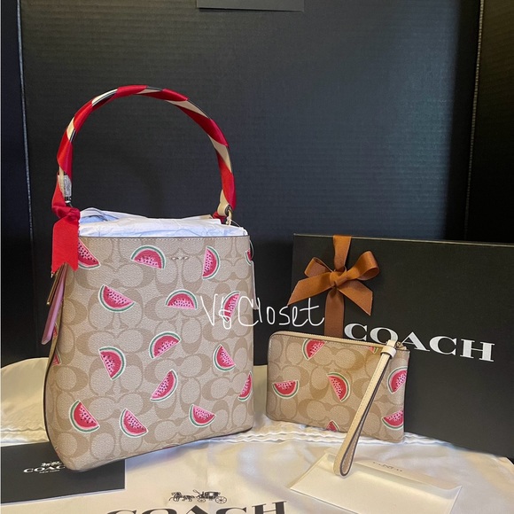 ❤️SOLD❤️❤️❤️Coach Town Bucket Bag Set - Picture 1 of 13